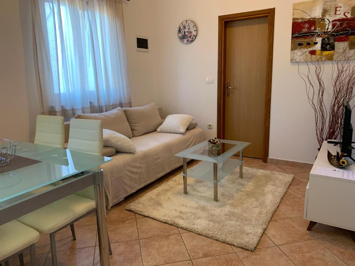 Apartments & Room Piutti Bale Exterior photo