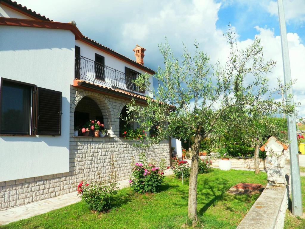 Apartments & Room Piutti Bale Exterior photo